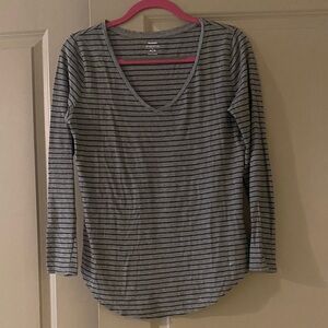 Old Navy Gray Striped Long Sleeve Tee